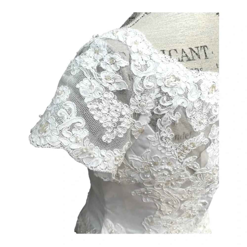 NEW ALFRED ANGELO SZ 6 WHITE SATIN LACE WEDDING GOWN WITH TRAIN - Picture 5 of 12